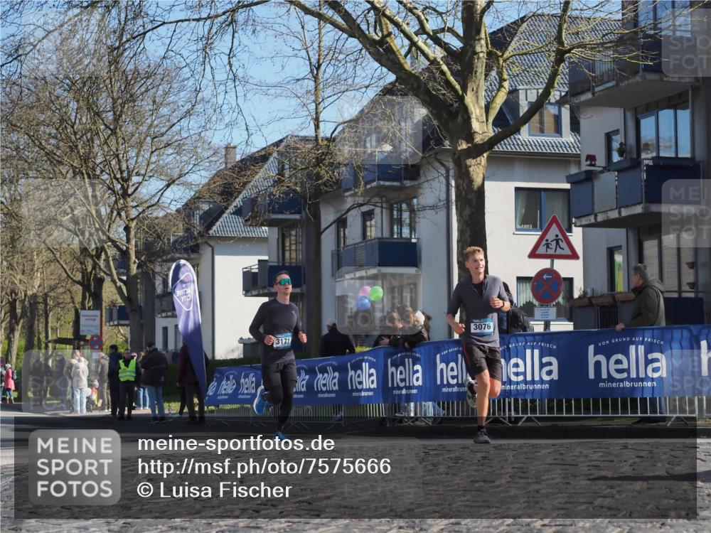 06.04.2025 - 44. Internationalen Wilhelmsburger Insellauf Luisa Fischer http://msf.ph/oto/7575666 06.04.2025 10:37:45 Ziel 3171, 3076 meine-sportfotos.de