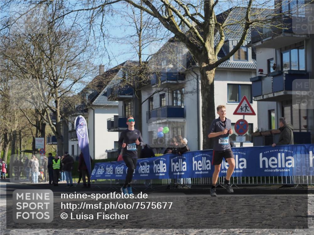 06.04.2025 - 44. Internationalen Wilhelmsburger Insellauf Luisa Fischer http://msf.ph/oto/7575677 06.04.2025 10:37:46 Ziel 3171, 3076 meine-sportfotos.de