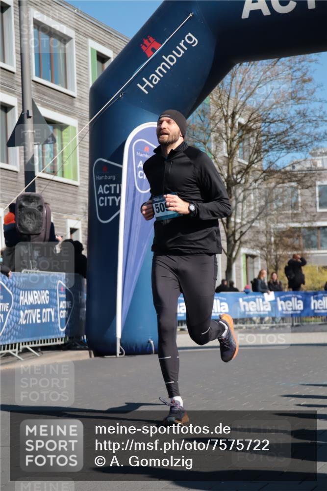 06.04.2025 - 44. Internationalen Wilhelmsburger Insellauf A. Gomolzig http://msf.ph/oto/7575722 06.04.2025 10:36:45 Ziel 4293, 4534, 5098 meine-sportfotos.de