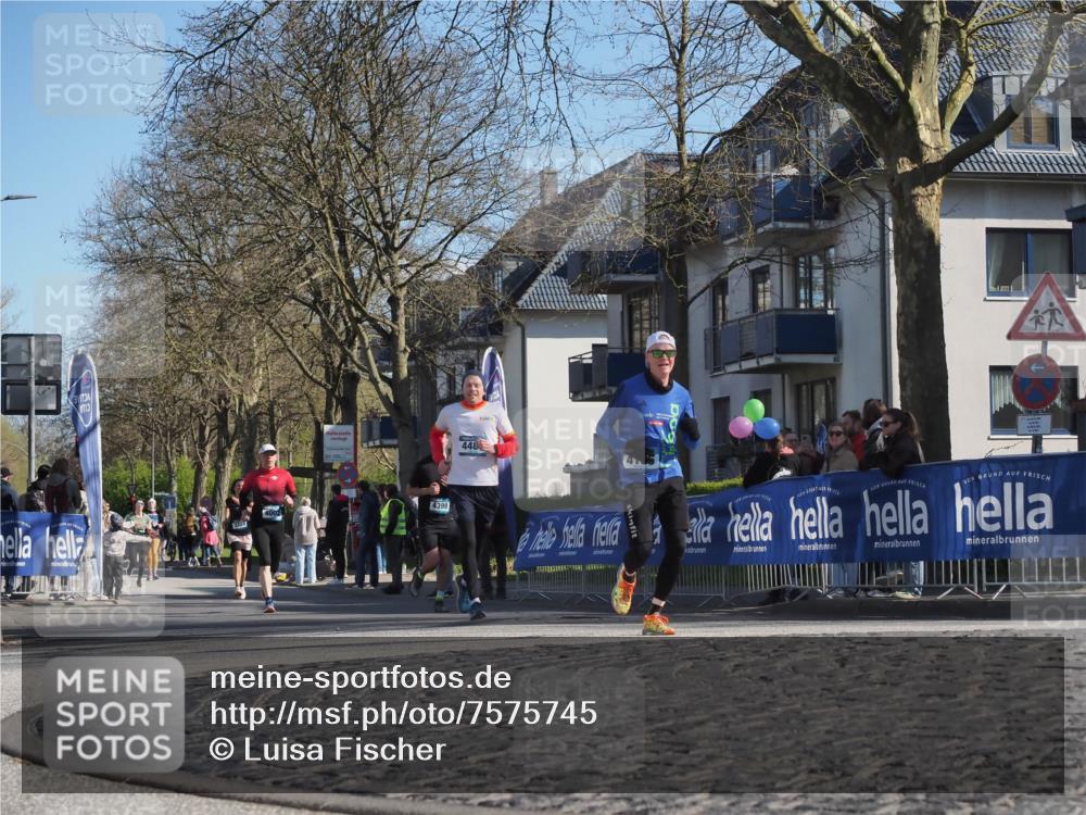 06.04.2025 - 44. Internationalen Wilhelmsburger Insellauf Luisa Fischer http://msf.ph/oto/7575745 06.04.2025 10:42:41 Ziel 4002, 4200, 4399, 448 meine-sportfotos.de