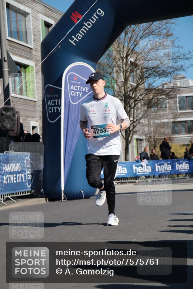 06.04.2025 - 44. Internationalen Wilhelmsburger Insellauf A. Gomolzig http://msf.ph/oto/7575761 06.04.2025 10:36:41 Ziel 4293, 5098 meine-sportfotos.de