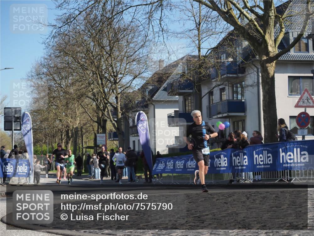 06.04.2025 - 44. Internationalen Wilhelmsburger Insellauf Luisa Fischer http://msf.ph/oto/7575790 06.04.2025 10:37:54 Ziel 4507 meine-sportfotos.de