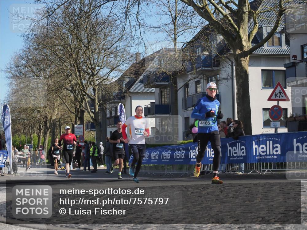 06.04.2025 - 44. Internationalen Wilhelmsburger Insellauf Luisa Fischer http://msf.ph/oto/7575797 06.04.2025 10:42:42 Ziel 3324, 4002, 4399, 4185, 4487 meine-sportfotos.de