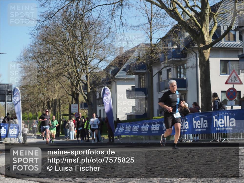 06.04.2025 - 44. Internationalen Wilhelmsburger Insellauf Luisa Fischer http://msf.ph/oto/7575825 06.04.2025 10:37:54 Ziel 45 meine-sportfotos.de