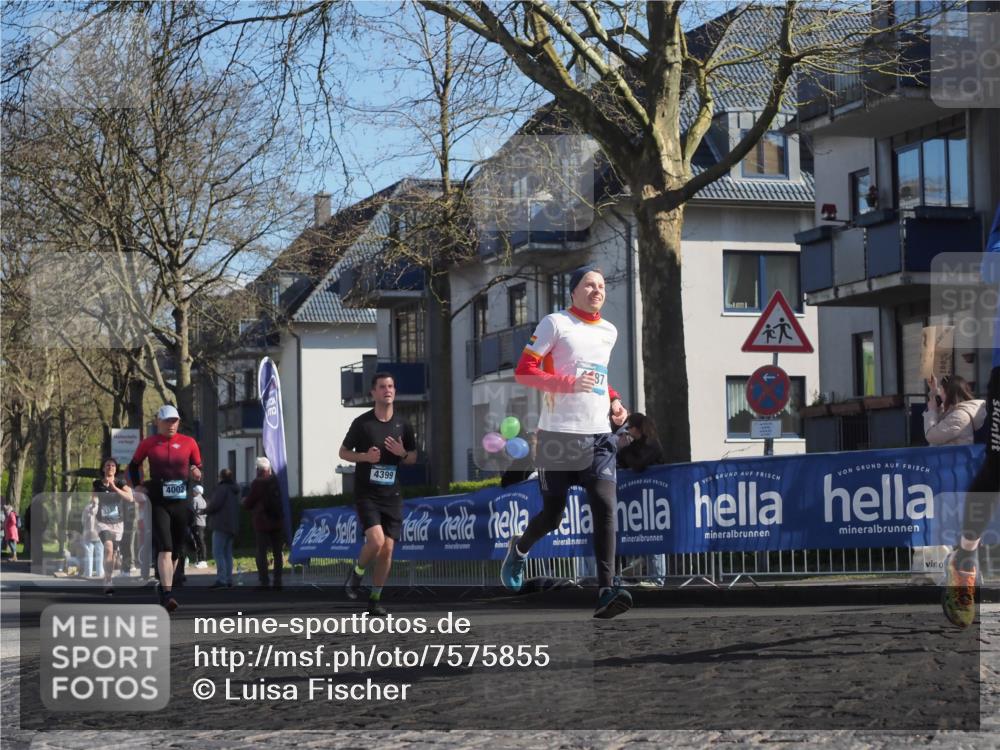 06.04.2025 - 44. Internationalen Wilhelmsburger Insellauf Luisa Fischer http://msf.ph/oto/7575855 06.04.2025 10:42:43 Ziel 4399, 4002, 87 meine-sportfotos.de
