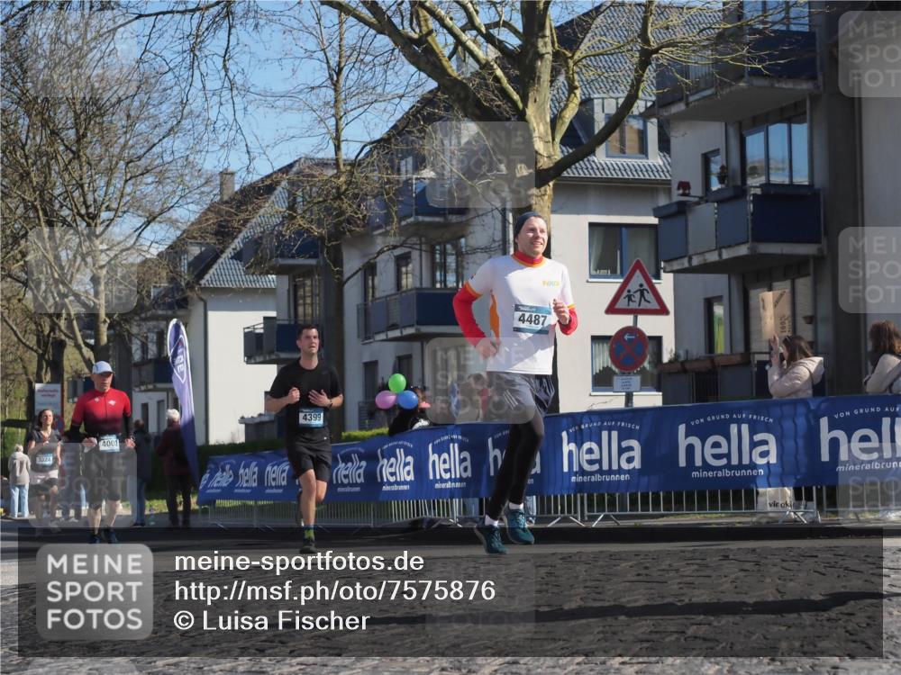 06.04.2025 - 44. Internationalen Wilhelmsburger Insellauf Luisa Fischer http://msf.ph/oto/7575876 06.04.2025 10:42:43 Ziel 4399, 4487, 3324, 4002 meine-sportfotos.de