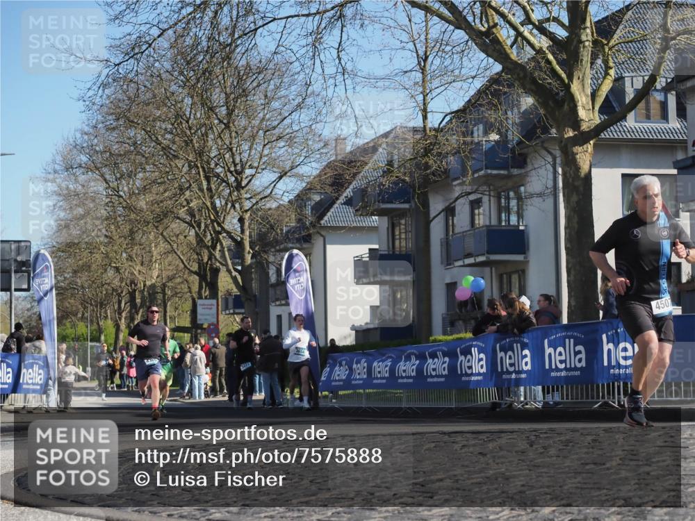 06.04.2025 - 44. Internationalen Wilhelmsburger Insellauf Luisa Fischer http://msf.ph/oto/7575888 06.04.2025 10:37:55 Ziel 43, 3921, 4507 meine-sportfotos.de