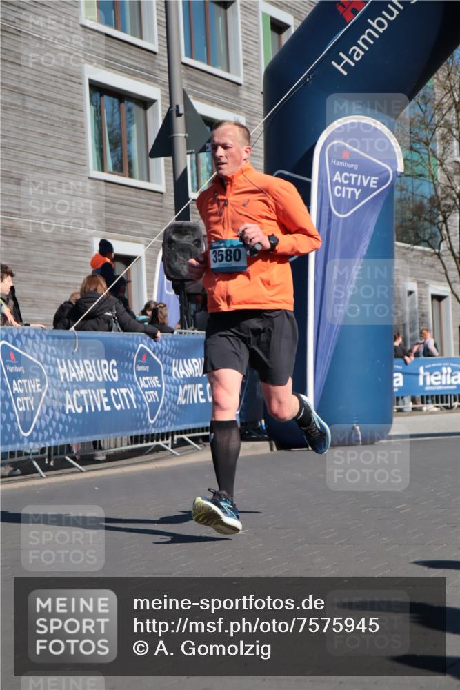 06.04.2025 - 44. Internationalen Wilhelmsburger Insellauf A. Gomolzig http://msf.ph/oto/7575945 06.04.2025 10:35:53 Ziel 3580, 4124 meine-sportfotos.de
