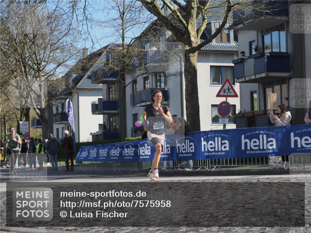 06.04.2025 - 44. Internationalen Wilhelmsburger Insellauf Luisa Fischer http://msf.ph/oto/7575958 06.04.2025 10:42:48 Ziel 3324 meine-sportfotos.de