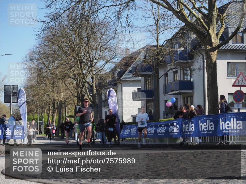 06.04.2025 - 44. Internationalen Wilhelmsburger Insellauf Luisa Fischer http://msf.ph/oto/7575989 06.04.2025 10:37:56 Ziel 3921, 3654 meine-sportfotos.de
