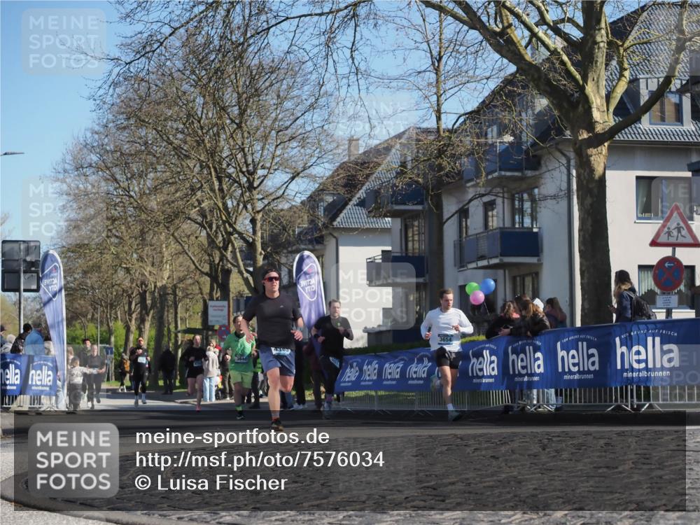 06.04.2025 - 44. Internationalen Wilhelmsburger Insellauf Luisa Fischer http://msf.ph/oto/7576034 06.04.2025 10:37:56 Ziel 13, 4303, 3654 meine-sportfotos.de