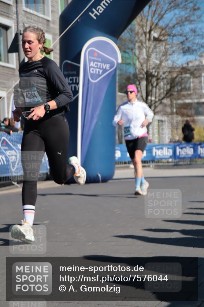 06.04.2025 - 44. Internationalen Wilhelmsburger Insellauf A. Gomolzig http://msf.ph/oto/7576044 06.04.2025 10:35:32 Ziel 3936, 3958, 4216, 4283, 4284, 4603 meine-sportfotos.de