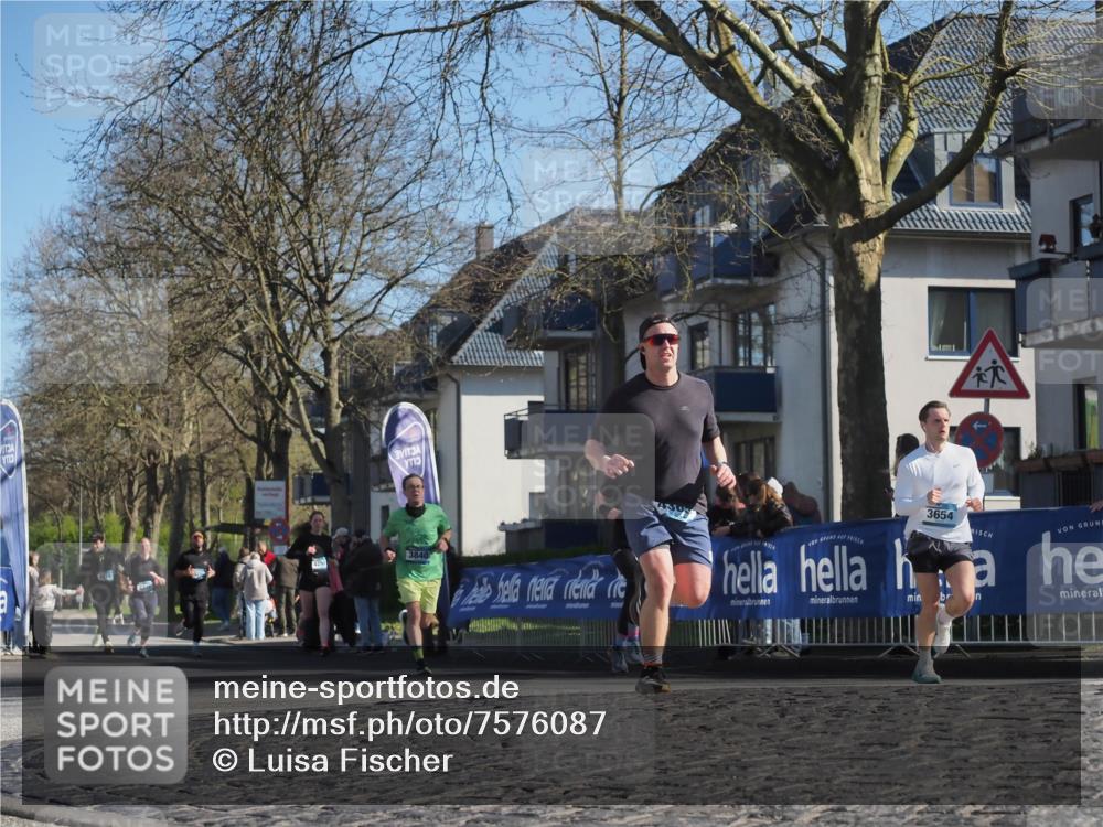 06.04.2025 - 44. Internationalen Wilhelmsburger Insellauf Luisa Fischer http://msf.ph/oto/7576087 06.04.2025 10:37:58 Ziel 3, 13, 3840, 3654 meine-sportfotos.de