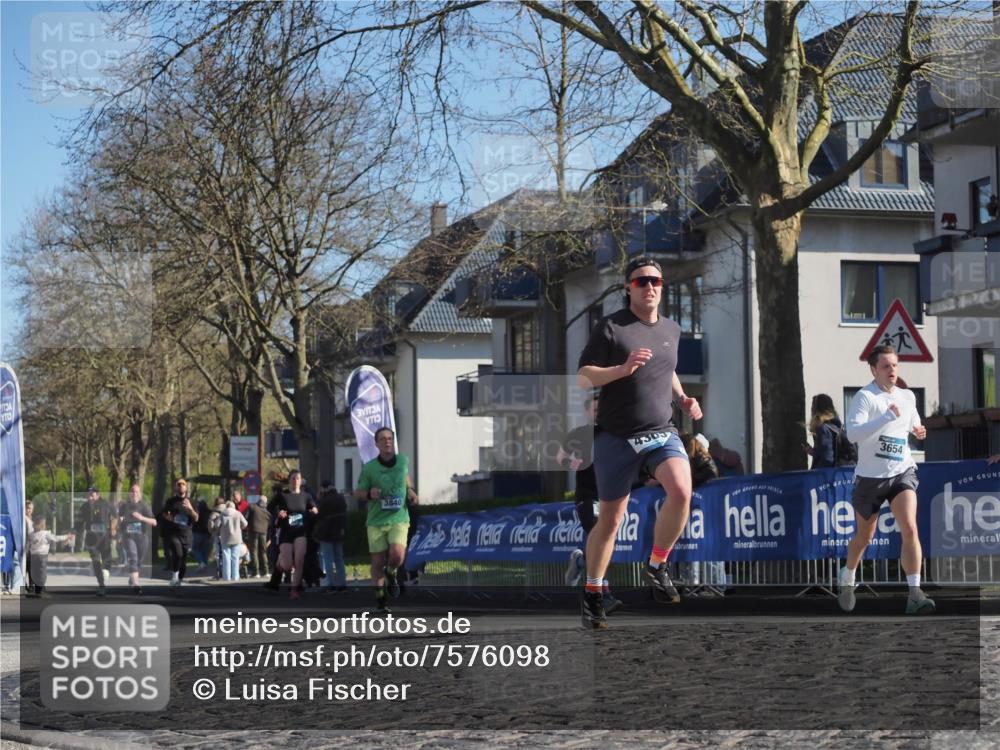 06.04.2025 - 44. Internationalen Wilhelmsburger Insellauf Luisa Fischer http://msf.ph/oto/7576098 06.04.2025 10:37:58 Ziel 3, 13, 3840, 4303, 3654 meine-sportfotos.de