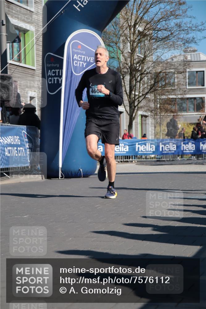 06.04.2025 - 44. Internationalen Wilhelmsburger Insellauf A. Gomolzig http://msf.ph/oto/7576112 06.04.2025 10:35:28 Ziel 3936, 3958, 4283, 4284, 4603 meine-sportfotos.de