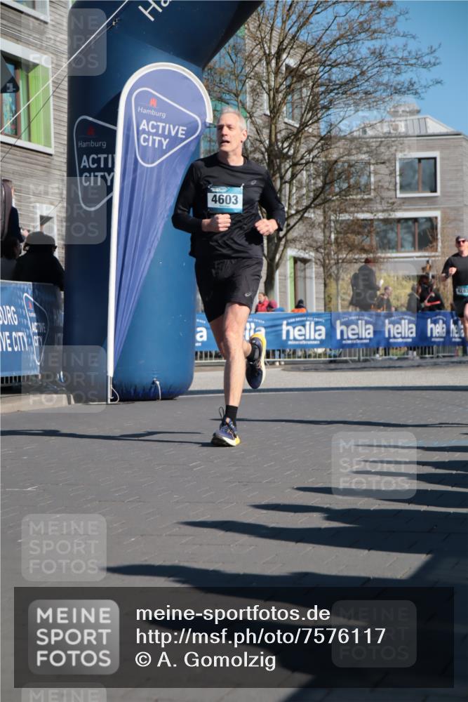 06.04.2025 - 44. Internationalen Wilhelmsburger Insellauf A. Gomolzig http://msf.ph/oto/7576117 06.04.2025 10:35:28 Ziel 3936, 3958, 4283, 4284, 4603 meine-sportfotos.de
