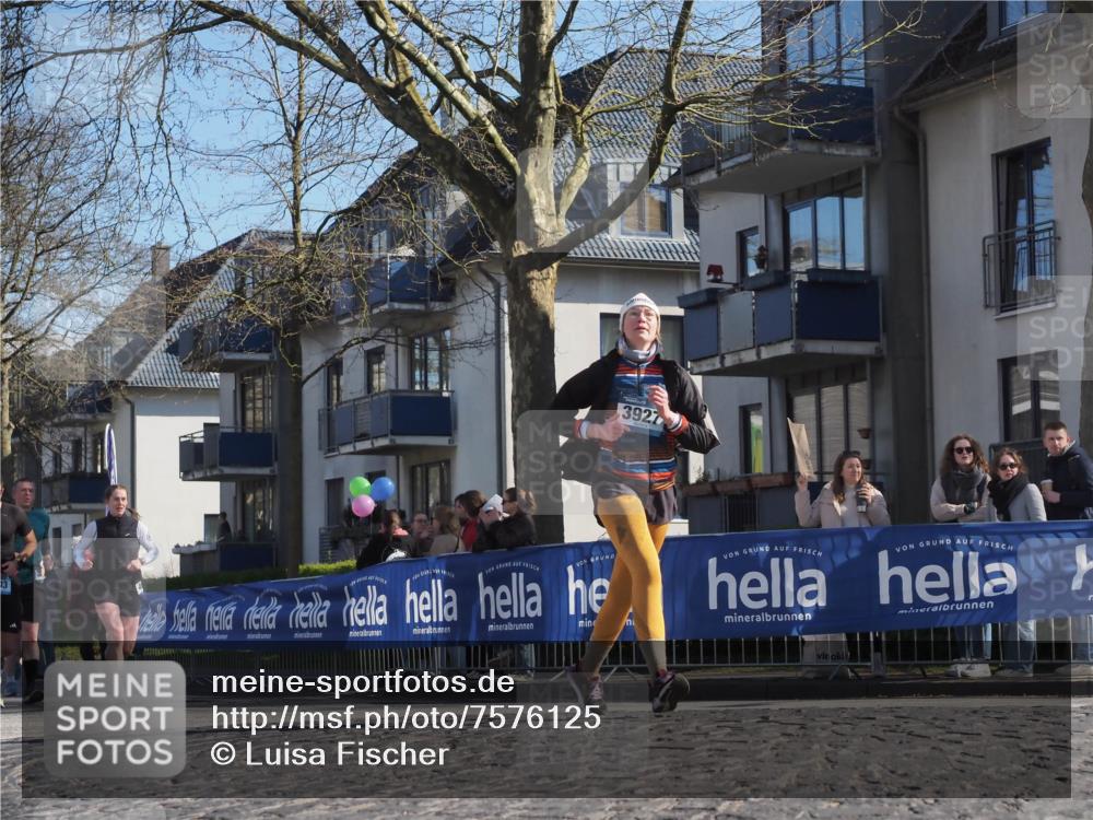 06.04.2025 - 44. Internationalen Wilhelmsburger Insellauf Luisa Fischer http://msf.ph/oto/7576125 06.04.2025 10:42:54 Ziel 3927 meine-sportfotos.de