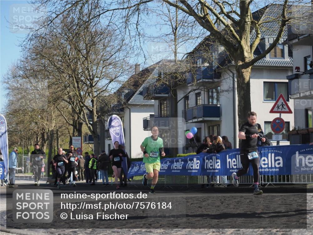 06.04.2025 - 44. Internationalen Wilhelmsburger Insellauf Luisa Fischer http://msf.ph/oto/7576184 06.04.2025 10:37:59 Ziel 427, 4279, 3299, 4290, 3840, 3921 meine-sportfotos.de