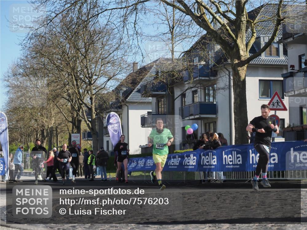 06.04.2025 - 44. Internationalen Wilhelmsburger Insellauf Luisa Fischer http://msf.ph/oto/7576203 06.04.2025 10:37:59 Ziel 3295, 4278, 4290, 3840 meine-sportfotos.de