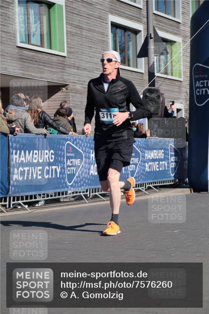 06.04.2025 - 44. Internationalen Wilhelmsburger Insellauf A. Gomolzig http://msf.ph/oto/7576260 06.04.2025 10:35:07 Ziel 3118, 3463 meine-sportfotos.de