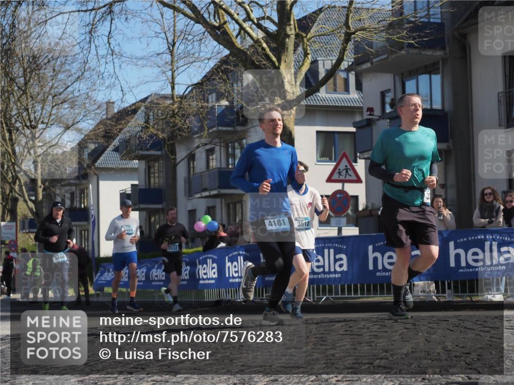 06.04.2025 - 44. Internationalen Wilhelmsburger Insellauf Luisa Fischer http://msf.ph/oto/7576283 06.04.2025 10:42:58 Ziel 3466, 3484, 4181, 3512, 3532 meine-sportfotos.de