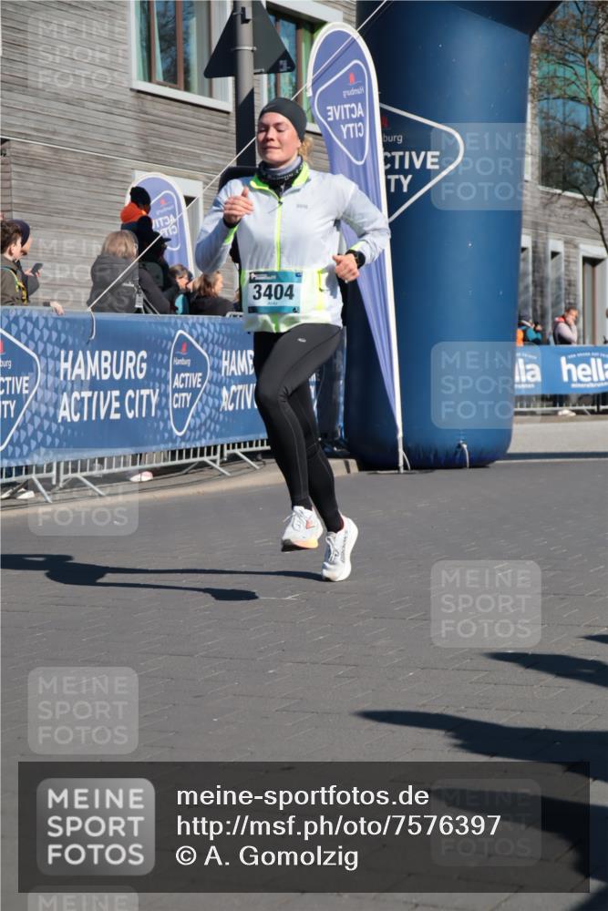 06.04.2025 - 44. Internationalen Wilhelmsburger Insellauf A. Gomolzig http://msf.ph/oto/7576397 06.04.2025 10:34:17 Ziel 3267, 3404, 4294 meine-sportfotos.de