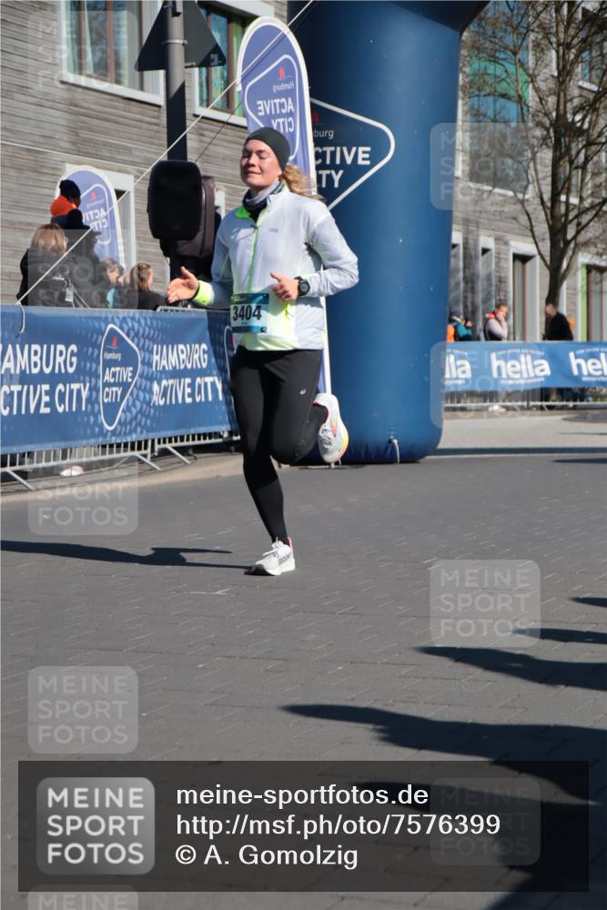 06.04.2025 - 44. Internationalen Wilhelmsburger Insellauf A. Gomolzig http://msf.ph/oto/7576399 06.04.2025 10:34:17 Ziel 3267, 3404, 4294 meine-sportfotos.de