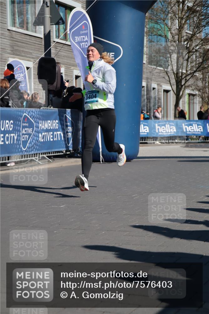 06.04.2025 - 44. Internationalen Wilhelmsburger Insellauf A. Gomolzig http://msf.ph/oto/7576403 06.04.2025 10:34:17 Ziel 3267, 3404, 4294 meine-sportfotos.de