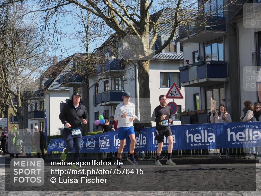 06.04.2025 - 44. Internationalen Wilhelmsburger Insellauf Luisa Fischer http://msf.ph/oto/7576415 06.04.2025 10:43:00 Ziel 484, 3466, 3532 meine-sportfotos.de