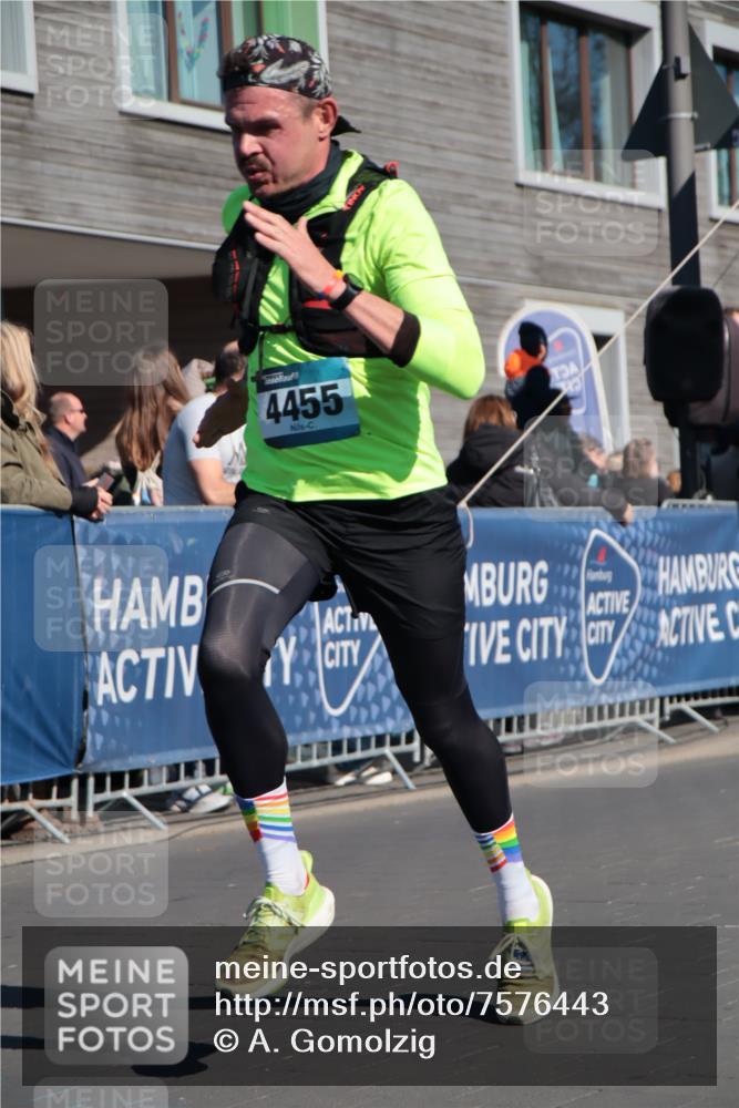 06.04.2025 - 44. Internationalen Wilhelmsburger Insellauf A. Gomolzig http://msf.ph/oto/7576443 06.04.2025 10:33:44 Ziel 3585, 3826, 3909, 4262, 4455, 4465, 5033 meine-sportfotos.de