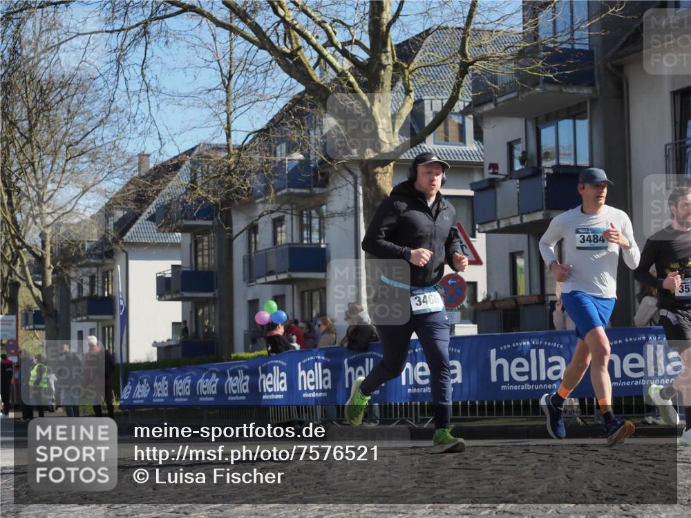 06.04.2025 - 44. Internationalen Wilhelmsburger Insellauf Luisa Fischer http://msf.ph/oto/7576521 06.04.2025 10:43:01 Ziel 3466, 3484, 35 meine-sportfotos.de