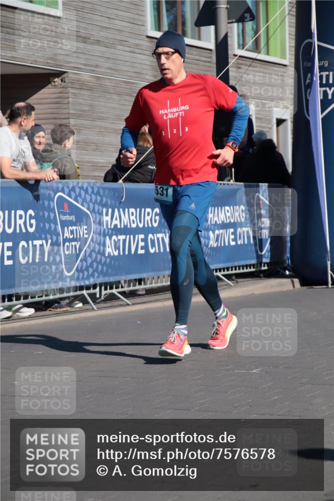 06.04.2025 - 44. Internationalen Wilhelmsburger Insellauf A. Gomolzig http://msf.ph/oto/7576578 06.04.2025 10:33:19 Ziel 3177, 3234, 4186, 4531 meine-sportfotos.de