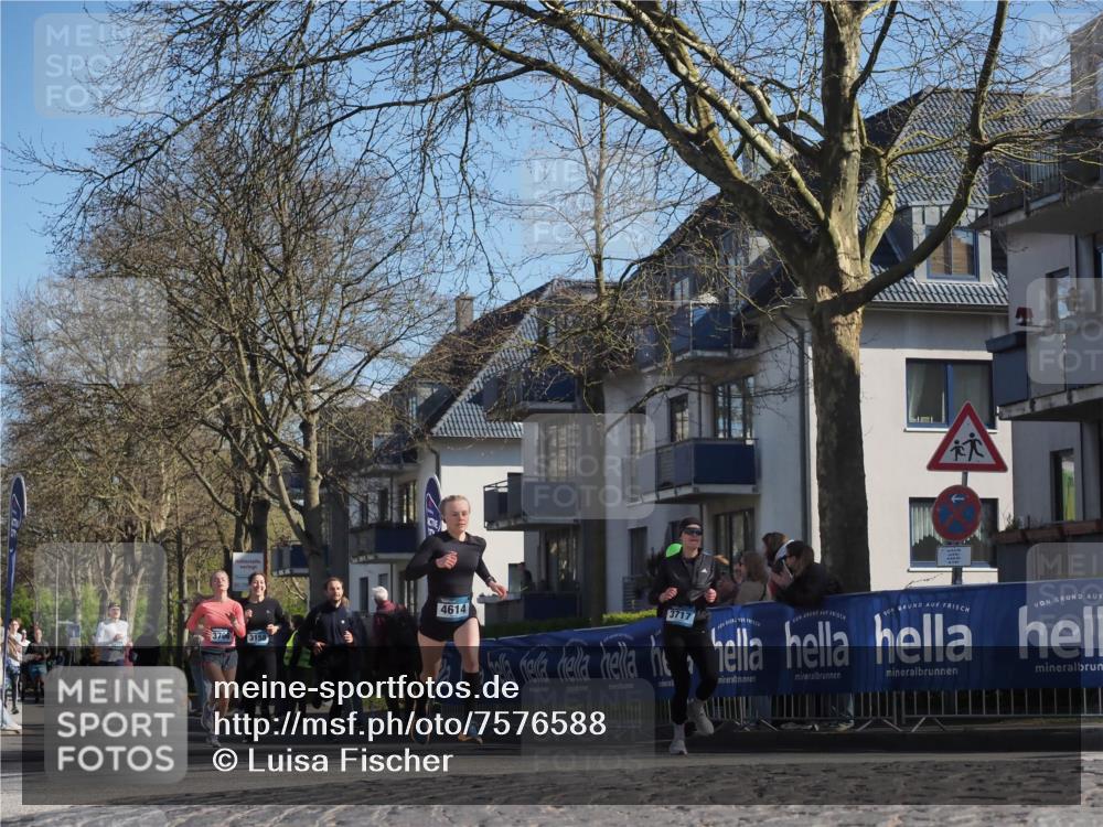 06.04.2025 - 44. Internationalen Wilhelmsburger Insellauf Luisa Fischer http://msf.ph/oto/7576588 06.04.2025 10:43:10 Ziel 3706, 3158, 4614, 3717 meine-sportfotos.de