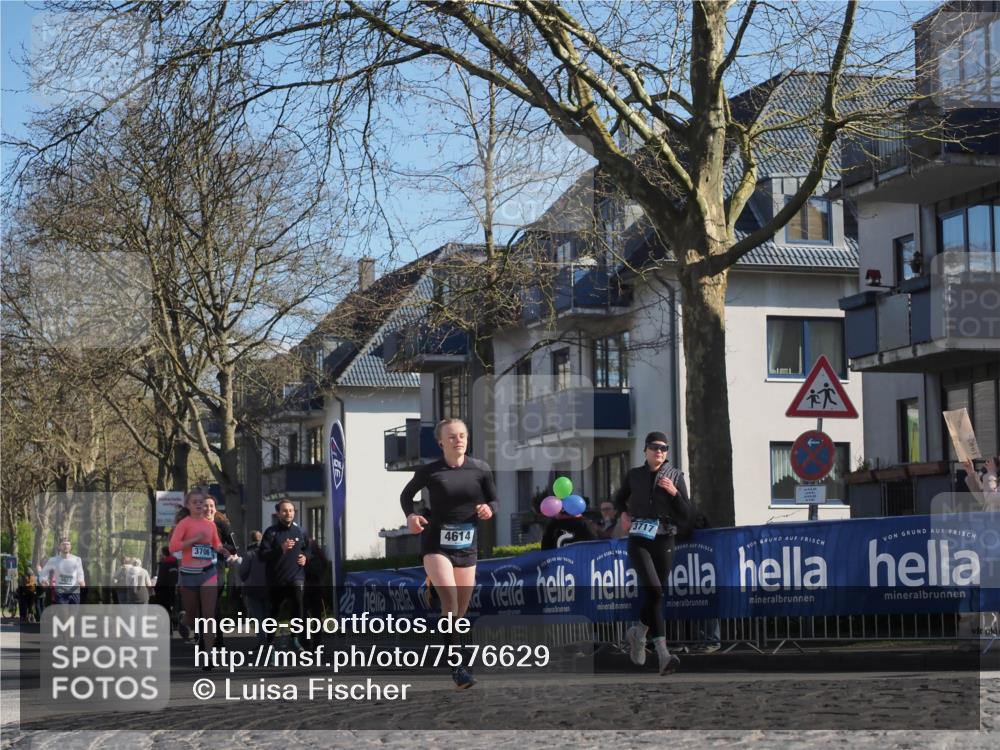 06.04.2025 - 44. Internationalen Wilhelmsburger Insellauf Luisa Fischer http://msf.ph/oto/7576629 06.04.2025 10:43:11 Ziel 3706, 4614, 3717 meine-sportfotos.de