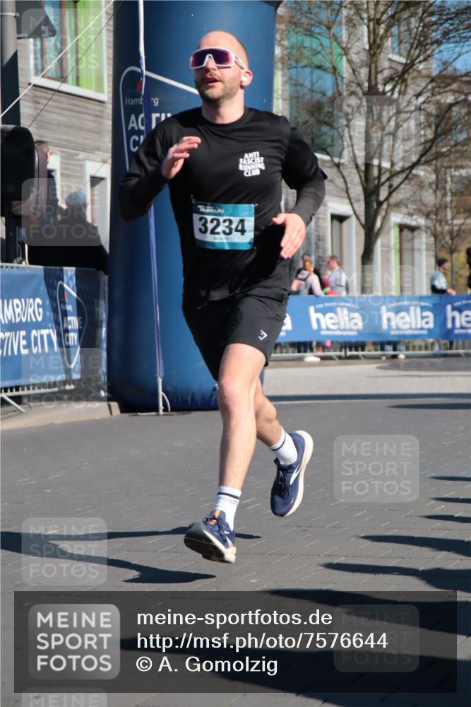 06.04.2025 - 44. Internationalen Wilhelmsburger Insellauf A. Gomolzig http://msf.ph/oto/7576644 06.04.2025 10:33:14 Ziel 3234, 3564, 3747, 4186, 4400, 4531, 5026 meine-sportfotos.de