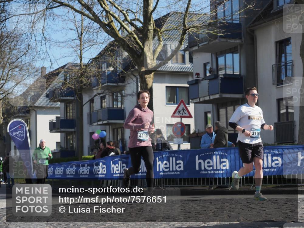 06.04.2025 - 44. Internationalen Wilhelmsburger Insellauf Luisa Fischer http://msf.ph/oto/7576651 06.04.2025 10:38:18 Ziel 4118, 3369, 3178 meine-sportfotos.de