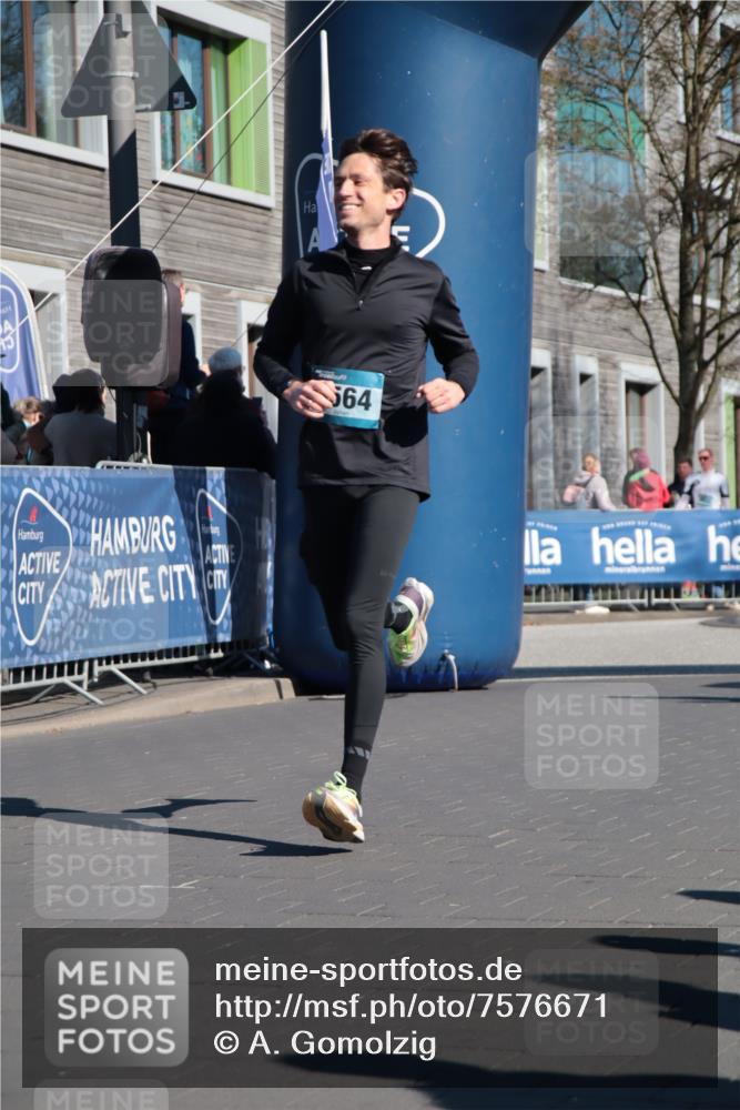 06.04.2025 - 44. Internationalen Wilhelmsburger Insellauf A. Gomolzig http://msf.ph/oto/7576671 06.04.2025 10:33:12 Ziel 3234, 3564, 3747, 4186, 4400, 5026 meine-sportfotos.de