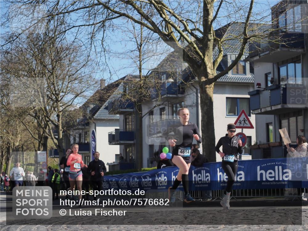 06.04.2025 - 44. Internationalen Wilhelmsburger Insellauf Luisa Fischer http://msf.ph/oto/7576682 06.04.2025 10:43:11 Ziel 4614, 3717, 315, 3706 meine-sportfotos.de