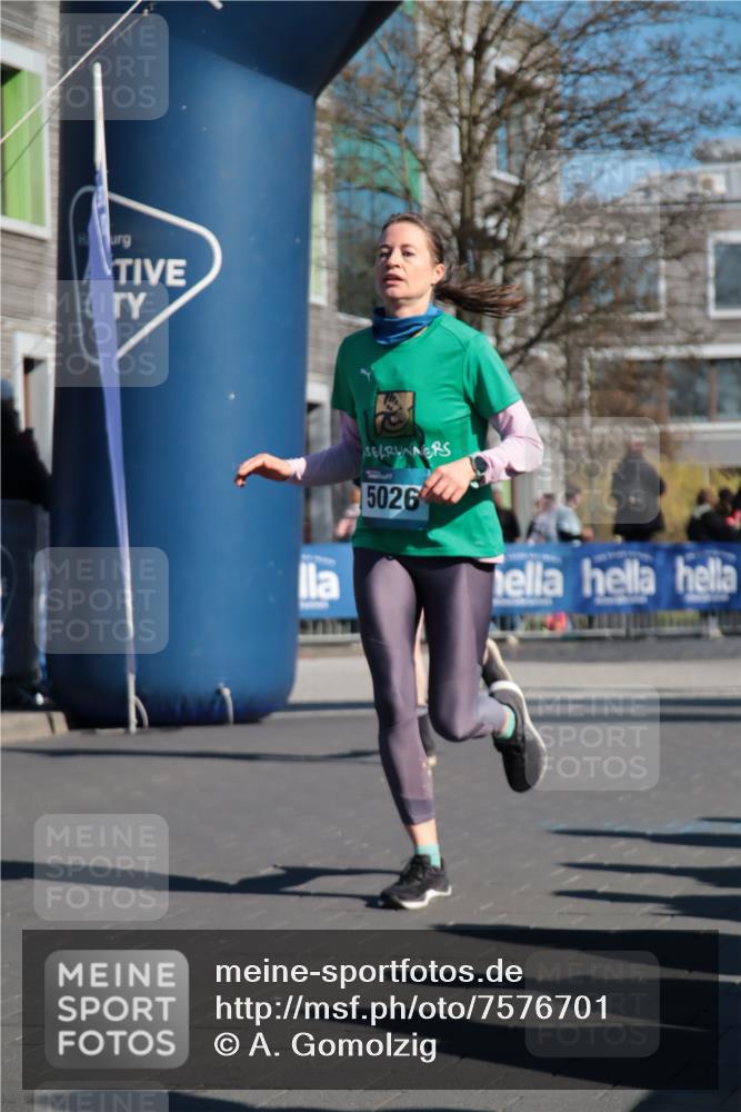 06.04.2025 - 44. Internationalen Wilhelmsburger Insellauf A. Gomolzig http://msf.ph/oto/7576701 06.04.2025 10:33:09 Ziel 3234, 3564, 3747, 4400, 5026 meine-sportfotos.de
