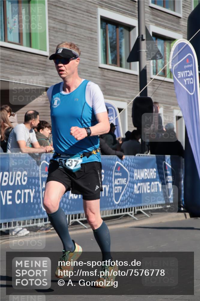 06.04.2025 - 44. Internationalen Wilhelmsburger Insellauf A. Gomolzig http://msf.ph/oto/7576778 06.04.2025 10:32:52 Ziel 3863, 4358, 5137 meine-sportfotos.de