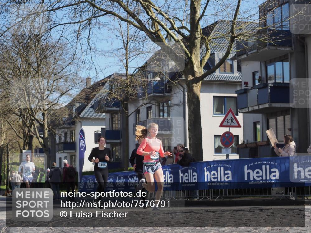 06.04.2025 - 44. Internationalen Wilhelmsburger Insellauf Luisa Fischer http://msf.ph/oto/7576791 06.04.2025 10:43:13 Ziel 3158 meine-sportfotos.de