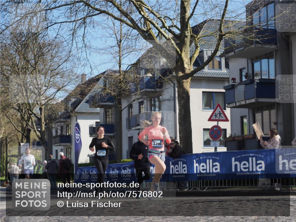 06.04.2025 - 44. Internationalen Wilhelmsburger Insellauf Luisa Fischer http://msf.ph/oto/7576802 06.04.2025 10:43:13 Ziel 3158, 3706, 1 meine-sportfotos.de