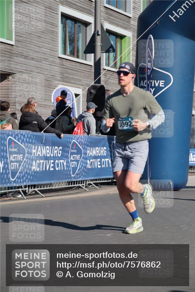 06.04.2025 - 44. Internationalen Wilhelmsburger Insellauf A. Gomolzig http://msf.ph/oto/7576862 06.04.2025 10:32:19 Ziel 3359, 4242, 4556, 5092 meine-sportfotos.de
