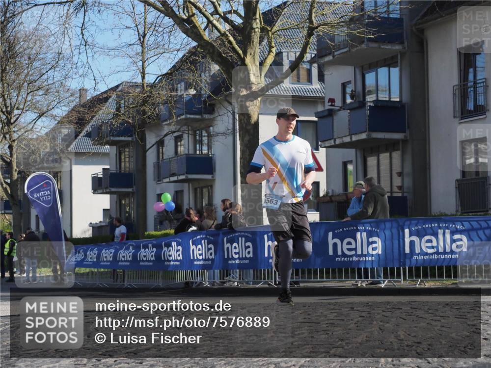 06.04.2025 - 44. Internationalen Wilhelmsburger Insellauf Luisa Fischer http://msf.ph/oto/7576889 06.04.2025 10:38:22 Ziel 4563 meine-sportfotos.de