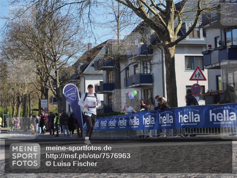 06.04.2025 - 44. Internationalen Wilhelmsburger Insellauf Luisa Fischer http://msf.ph/oto/7576963 06.04.2025 10:38:26 Ziel 3898 meine-sportfotos.de