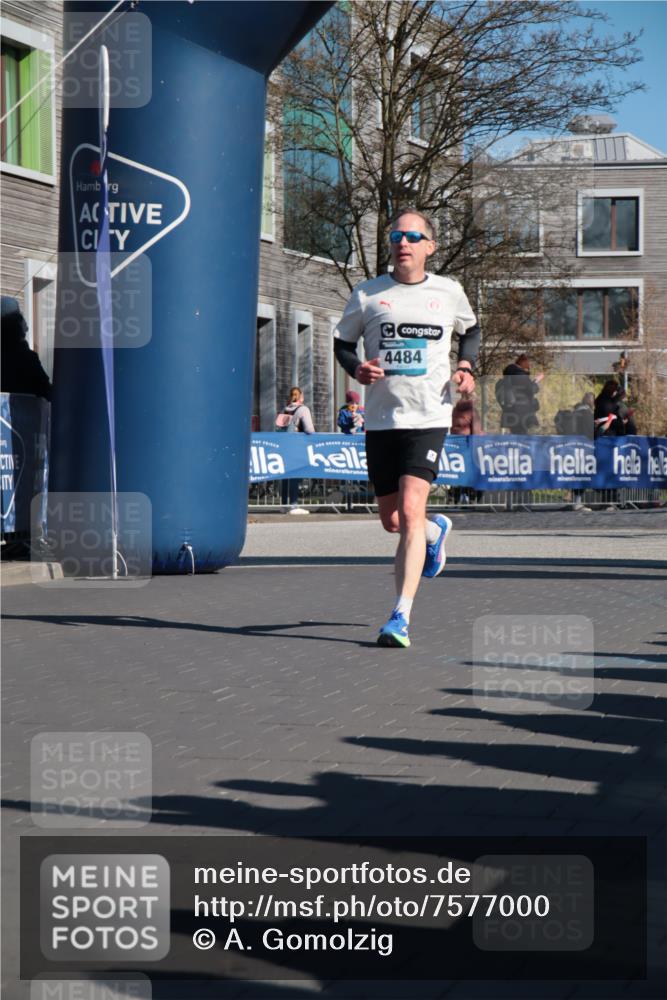 06.04.2025 - 44. Internationalen Wilhelmsburger Insellauf A. Gomolzig http://msf.ph/oto/7577000 06.04.2025 10:31:57 Ziel 3051, 4057, 4223, 4484, 4602 meine-sportfotos.de