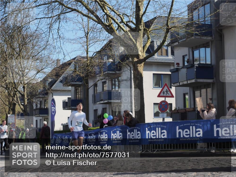 06.04.2025 - 44. Internationalen Wilhelmsburger Insellauf Luisa Fischer http://msf.ph/oto/7577031 06.04.2025 10:43:15 Ziel 3827 meine-sportfotos.de