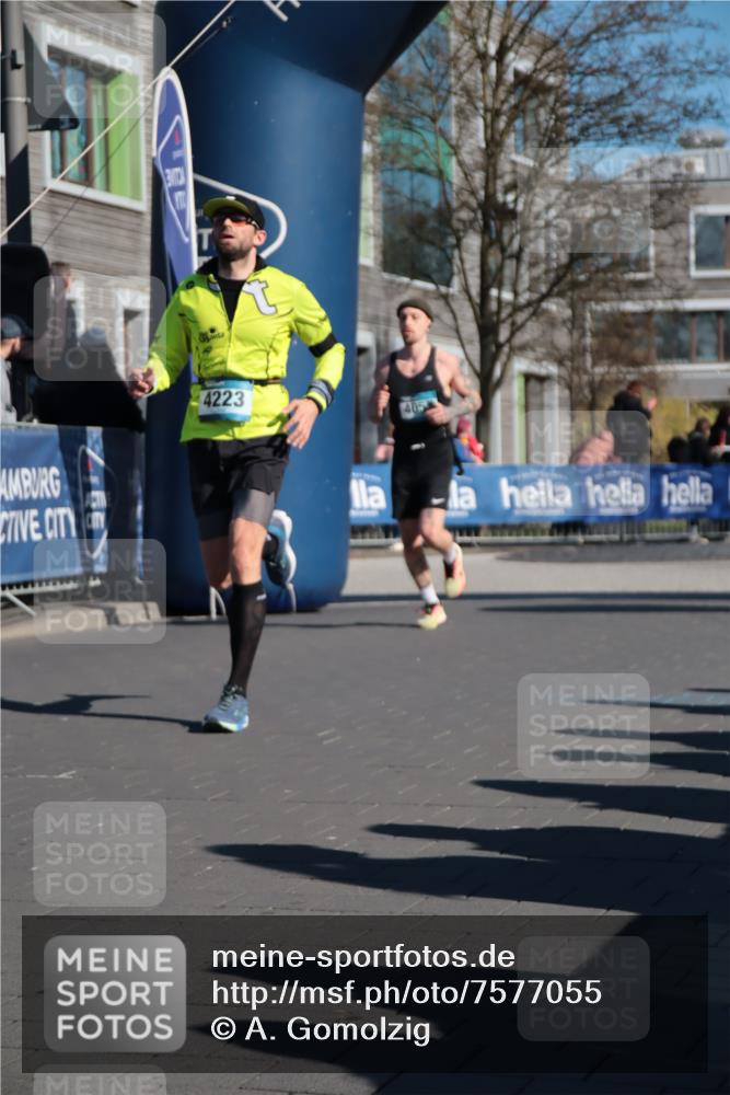 06.04.2025 - 44. Internationalen Wilhelmsburger Insellauf A. Gomolzig http://msf.ph/oto/7577055 06.04.2025 10:31:52 Ziel 3413, 3962, 4057, 4223, 4271, 4484, 4497 meine-sportfotos.de