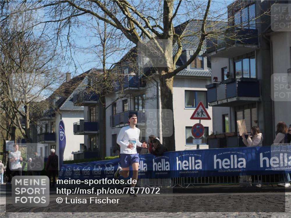 06.04.2025 - 44. Internationalen Wilhelmsburger Insellauf Luisa Fischer http://msf.ph/oto/7577072 06.04.2025 10:43:16 Ziel 439, 3827 meine-sportfotos.de
