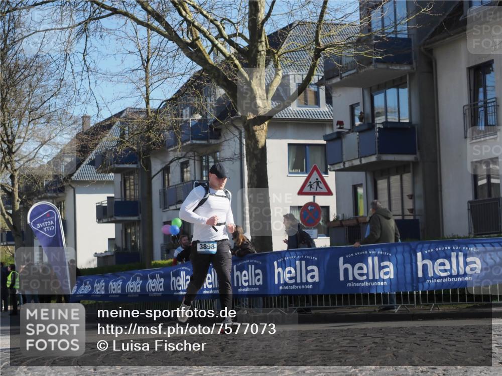 06.04.2025 - 44. Internationalen Wilhelmsburger Insellauf Luisa Fischer http://msf.ph/oto/7577073 06.04.2025 10:38:27 Ziel 3898 meine-sportfotos.de